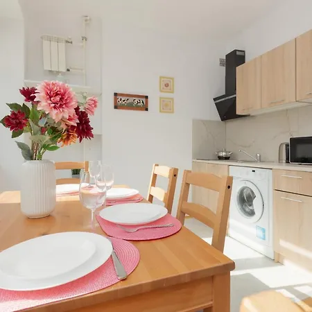 Appartement Cozy Studio In The Heart Of Warsaw, Elektoralna By Renters Warschau