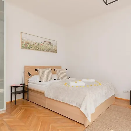 Appartement Cozy Studio In The Heart Of Warsaw, Elektoralna By Renters *