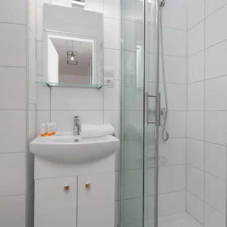 Daire Cozy Studio In The Heart Of Warsaw, Elektoralna By Renters *