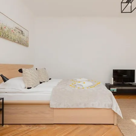 Cozy Studio In The Heart Of Warsaw, Elektoralna By Renters