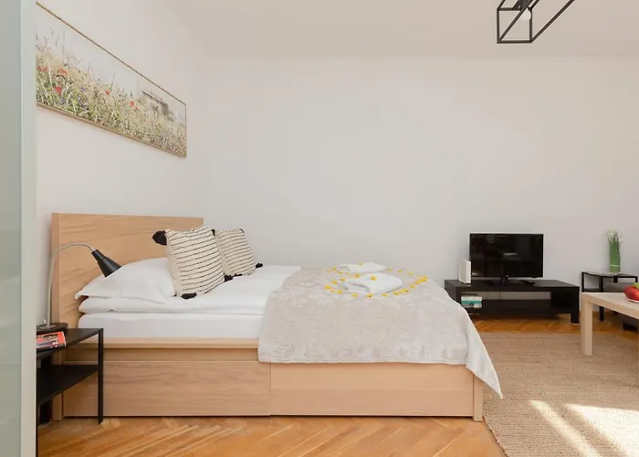 Cozy Studio In The Heart Of Warsaw, Elektoralna By Renters